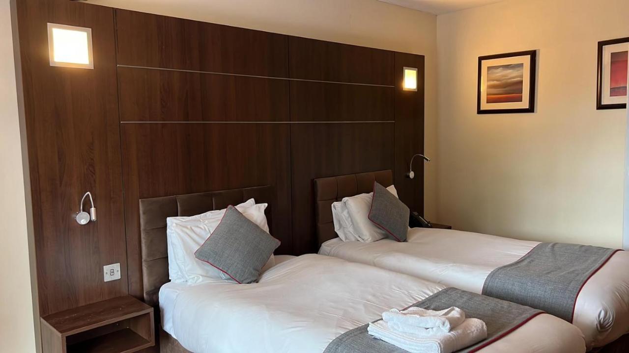 The Bridge House 3* Reigate