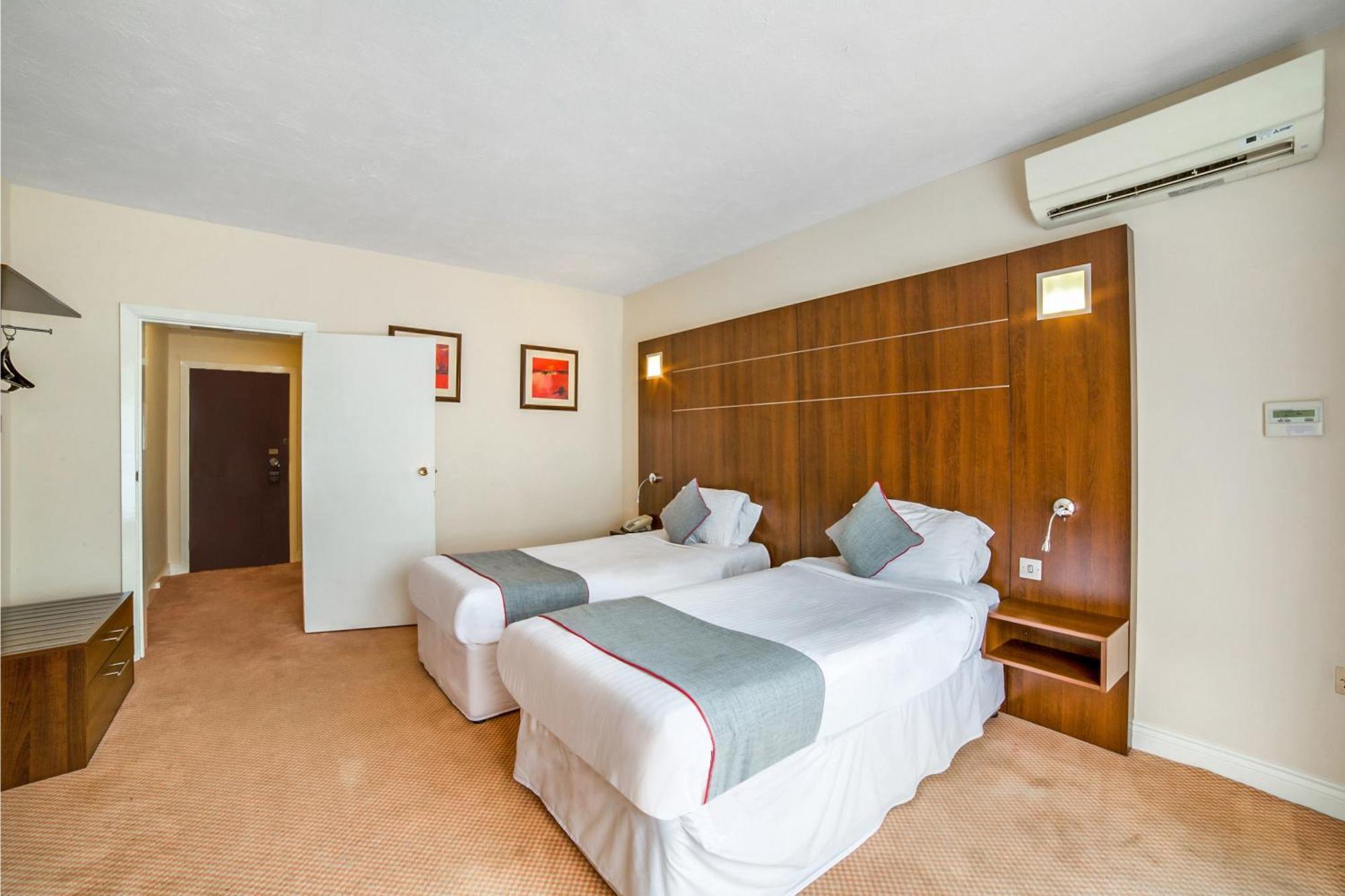 The Bridge House 3* Reigate